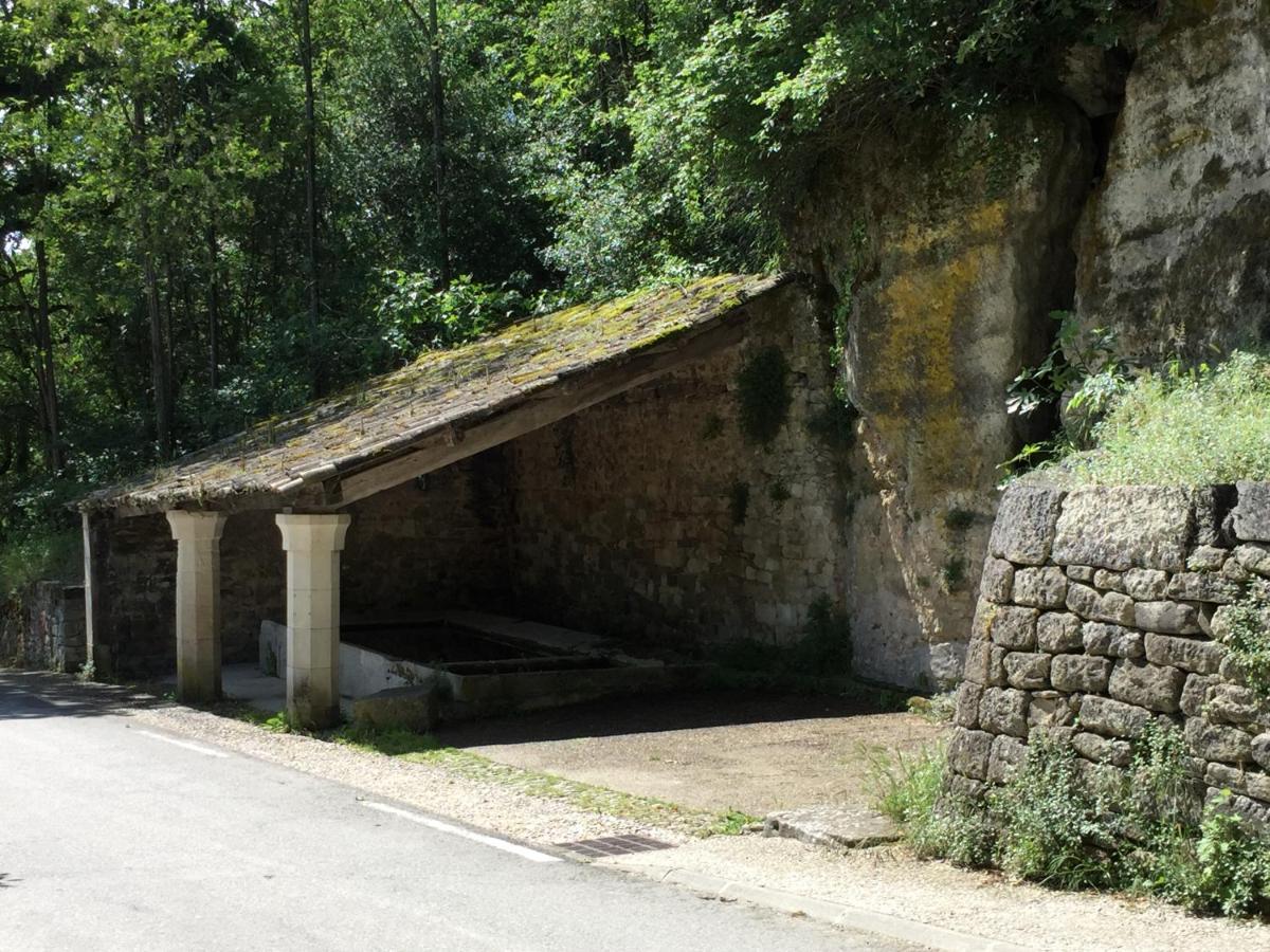 Les Cabanes De La Fontaine Лакост Екстериор снимка
